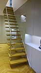 Escalier à limon caisson  latéral en aluminium Jean-Michel BLIARD  ,  marches en chêne massif